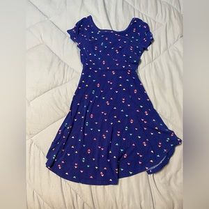 Girls well loved dark blue dress with triangles. Size: XS (7/8)